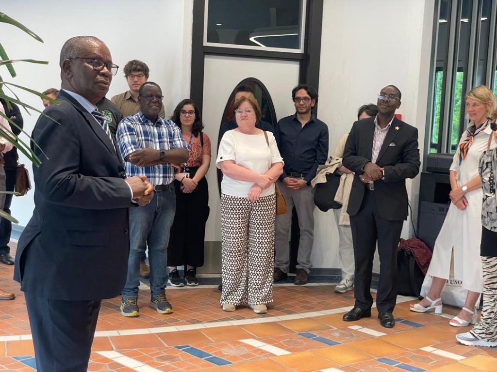 Left: Prof. Kazooba-Tushabomwe addressing guests at VUB