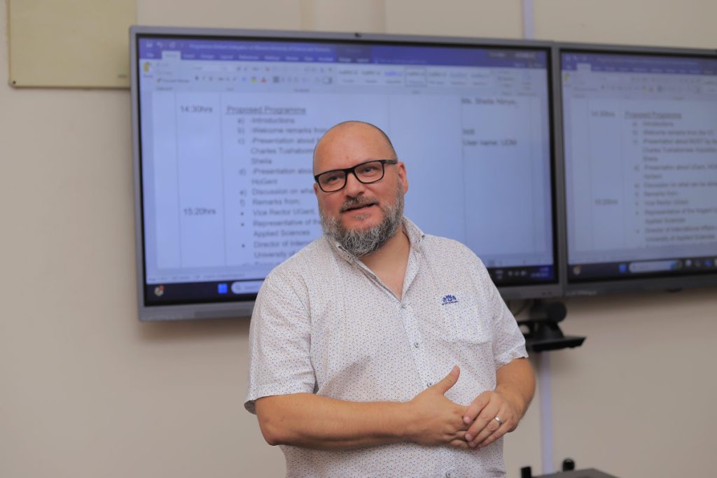 Above: Assoc. Prof. Pascal Coorevits making a contribution during the discussion